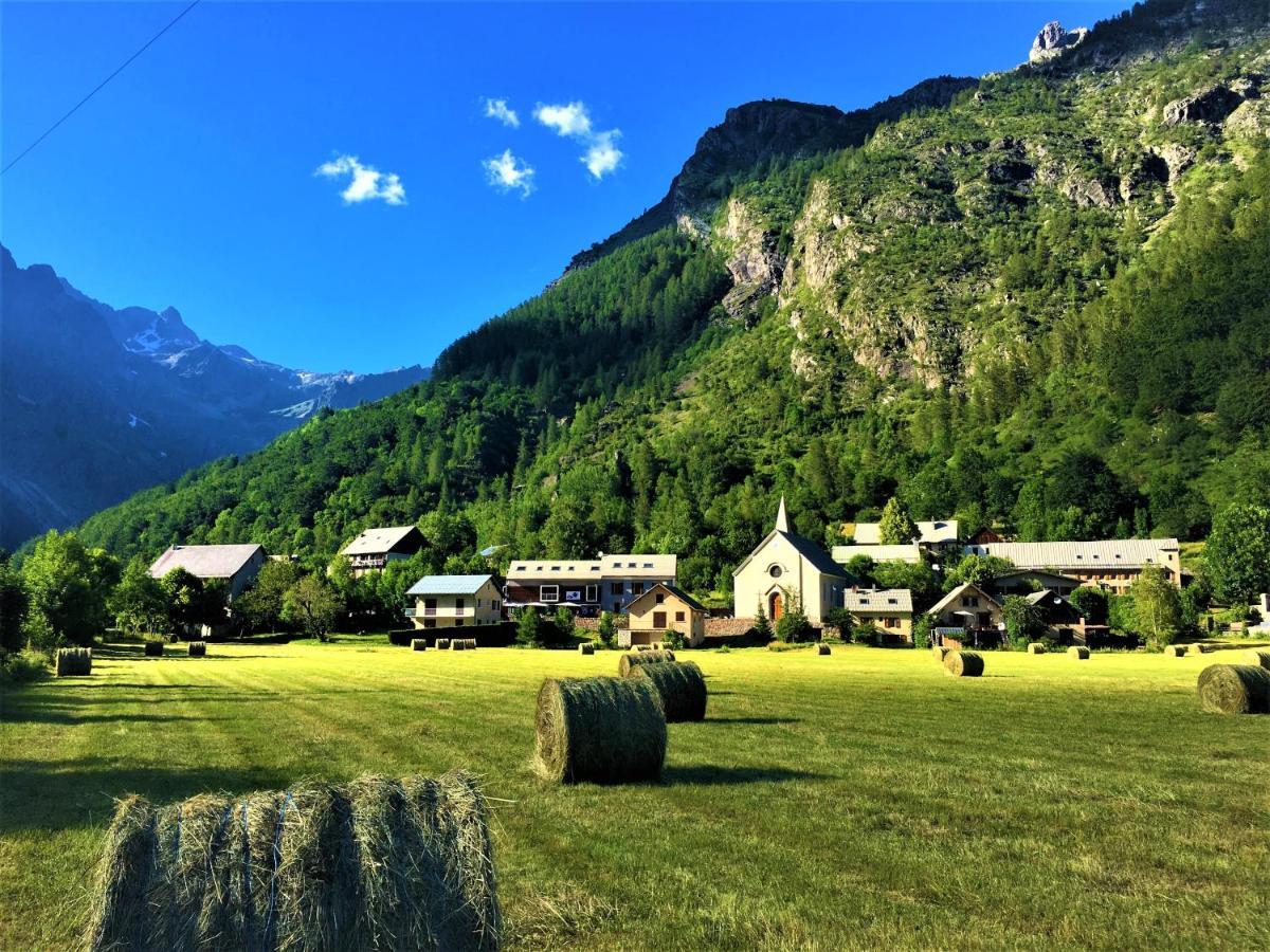 Auberge Des Ecrins Champoléon 外观 照片